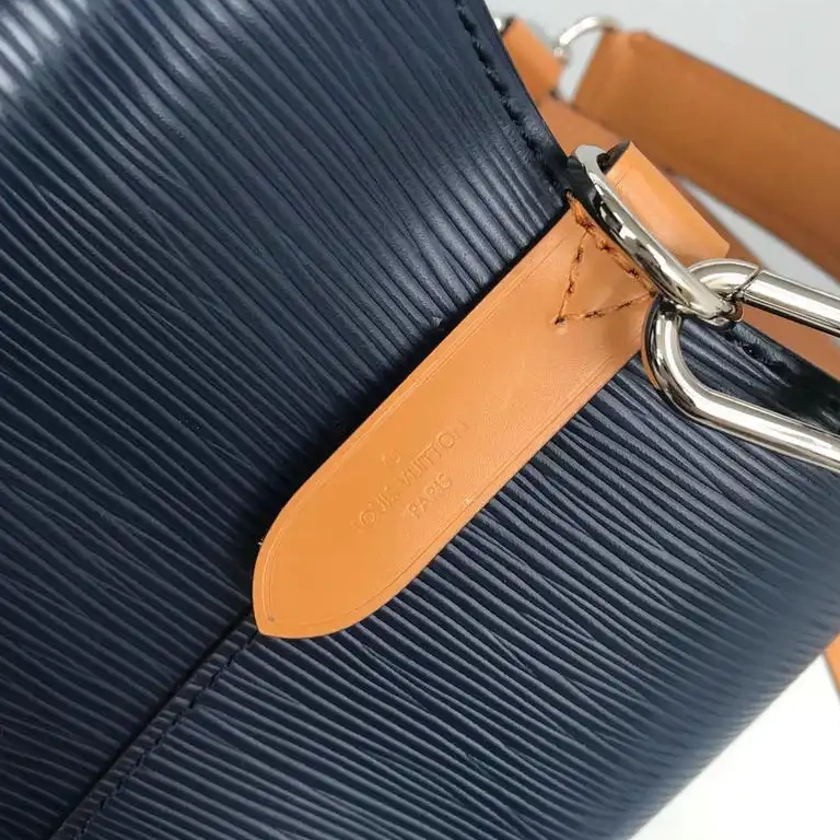 Fashionrepsfam ru LV 19T1L0025 Bags 0704